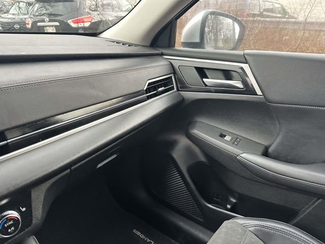 Used 2024 Mitsubishi Outlander AWD image 28