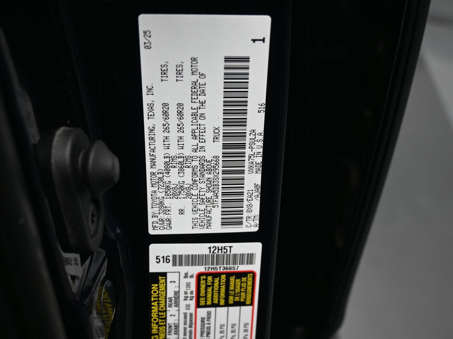 Used 2025 Toyota Tundra Limited AWD/4WD image 18