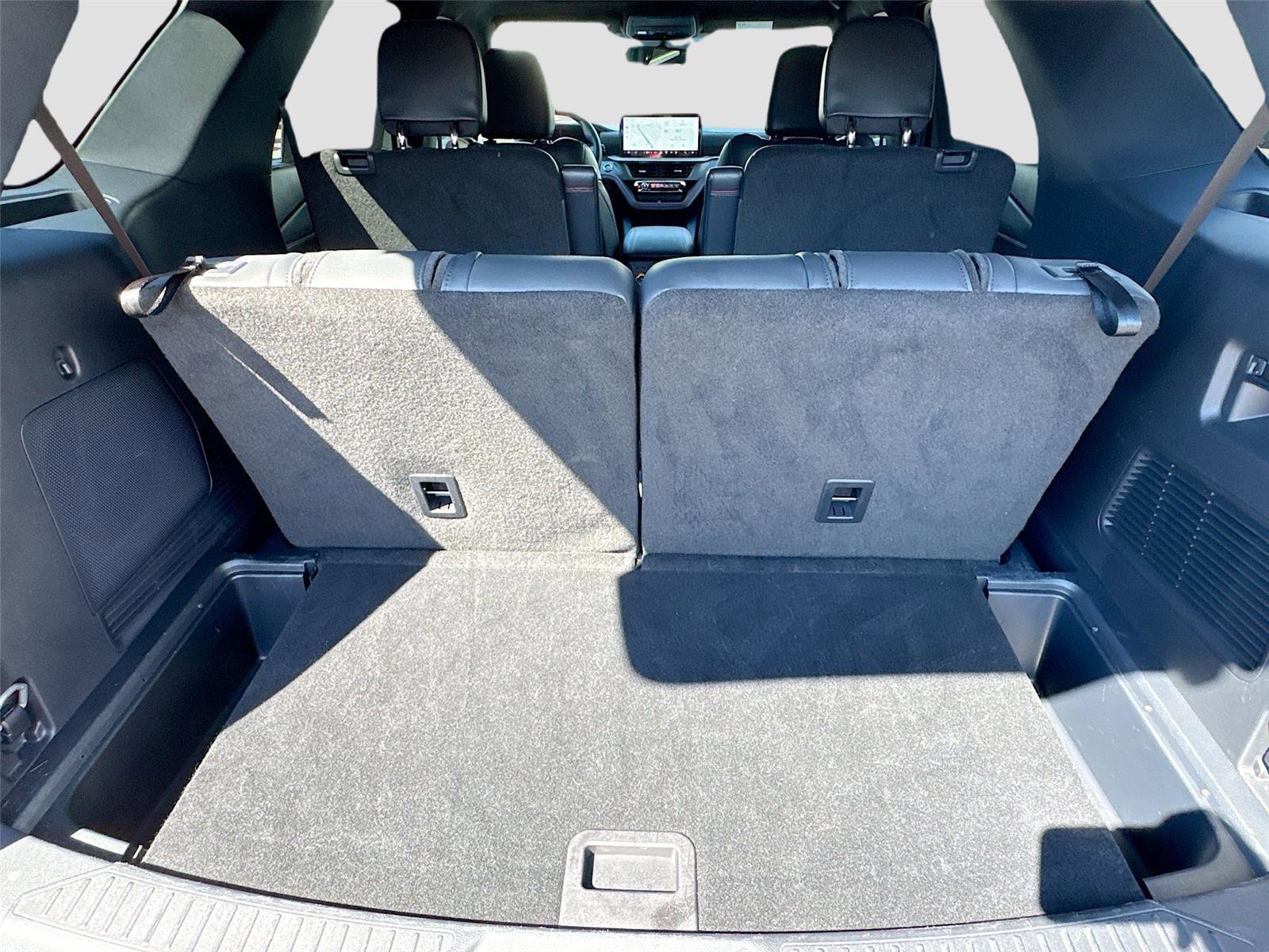 Used 2025 Ford Explorer ST image 26