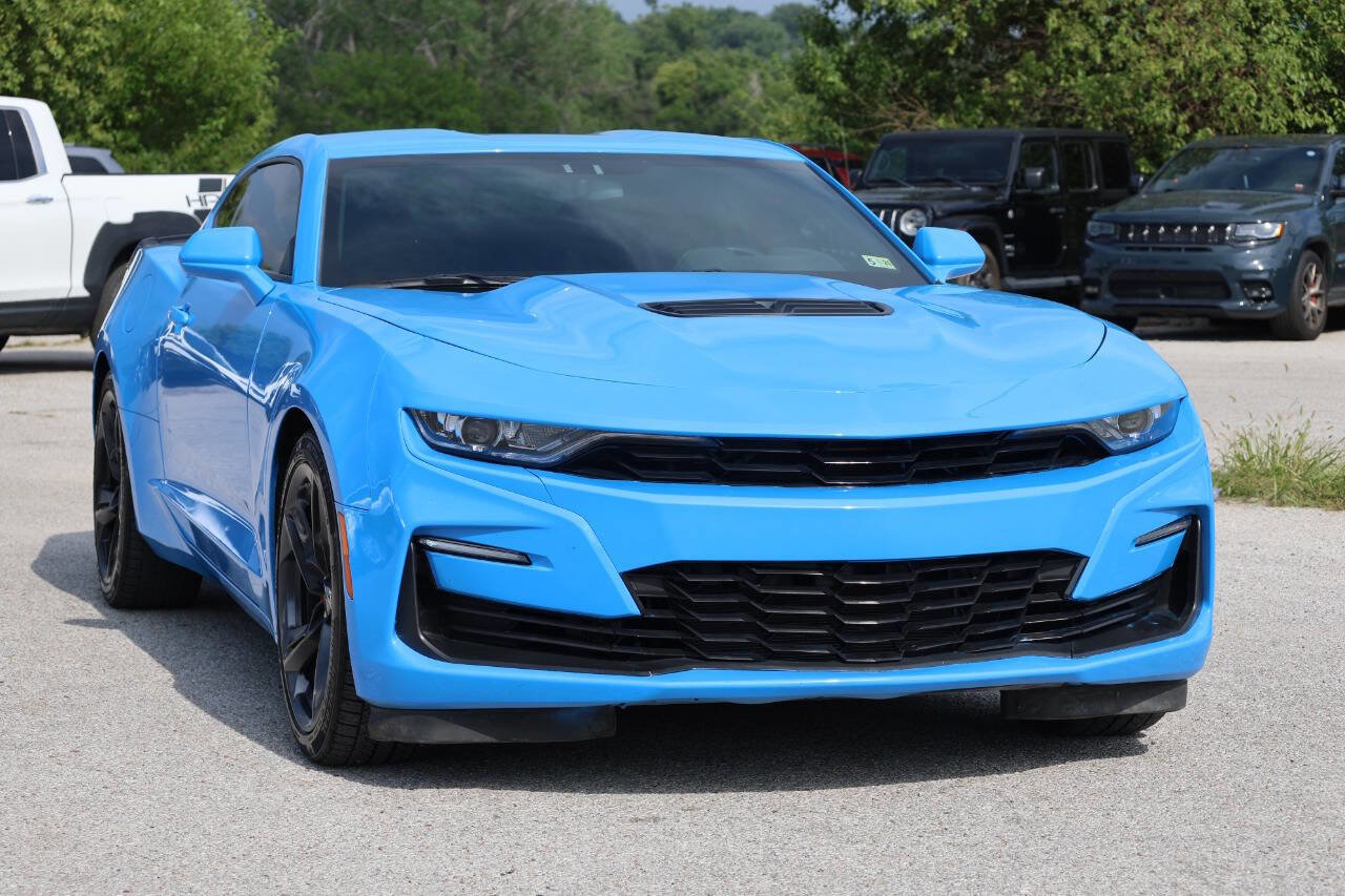 Used 2022 Chevrolet Camaro LT w/ Technology Package image 4