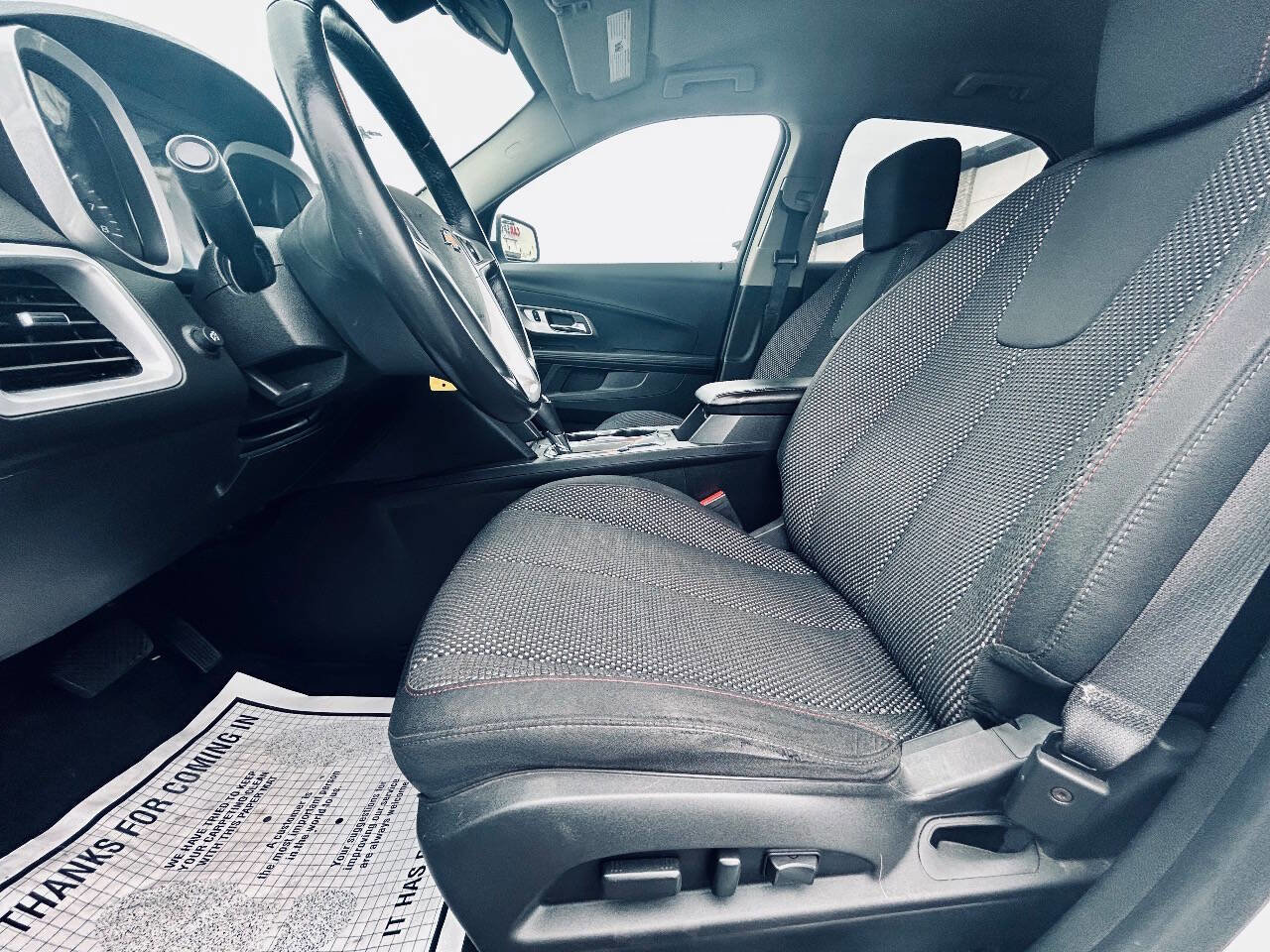 Used 2017 Chevrolet Equinox LT w/ Convenience Package image 10