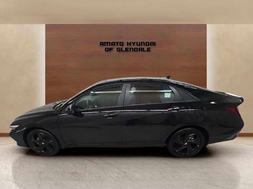 New 2026 Hyundai Elantra SEL Sport FWD image 3