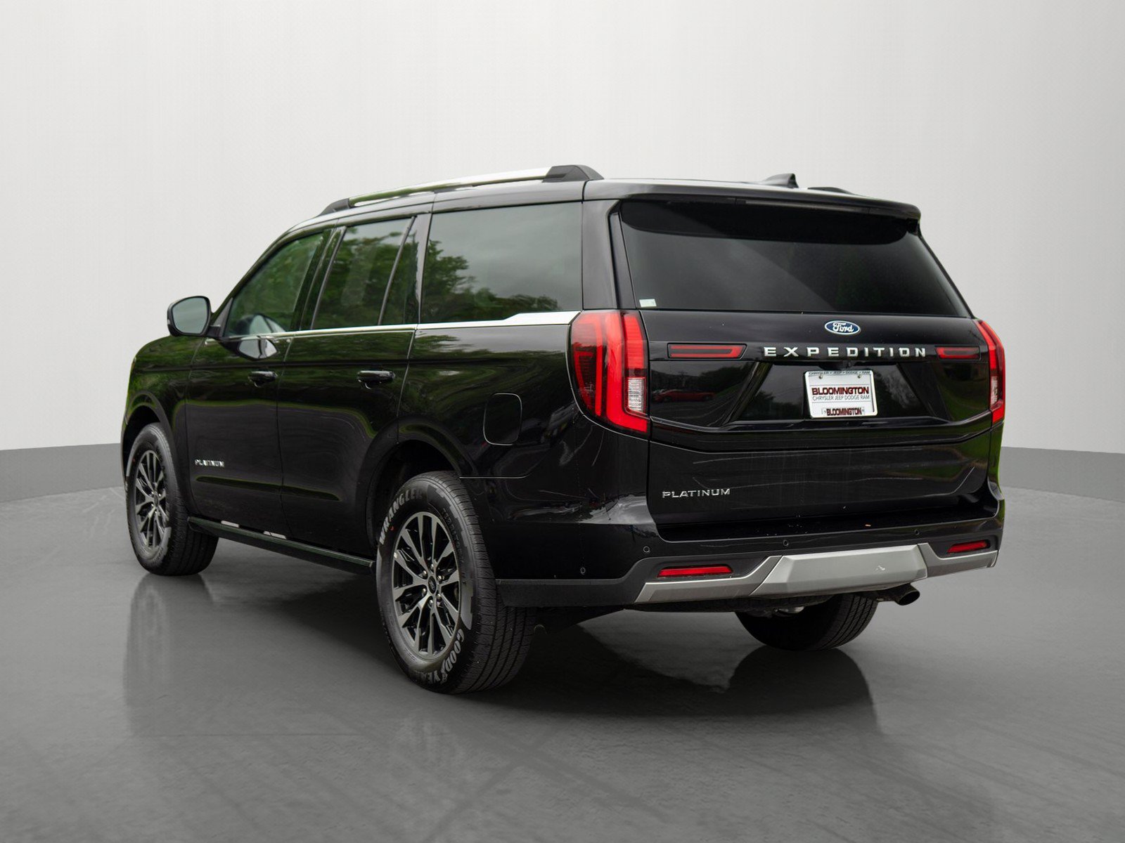 Used 2025 Ford Expedition Platinum AWD/4WD image 5