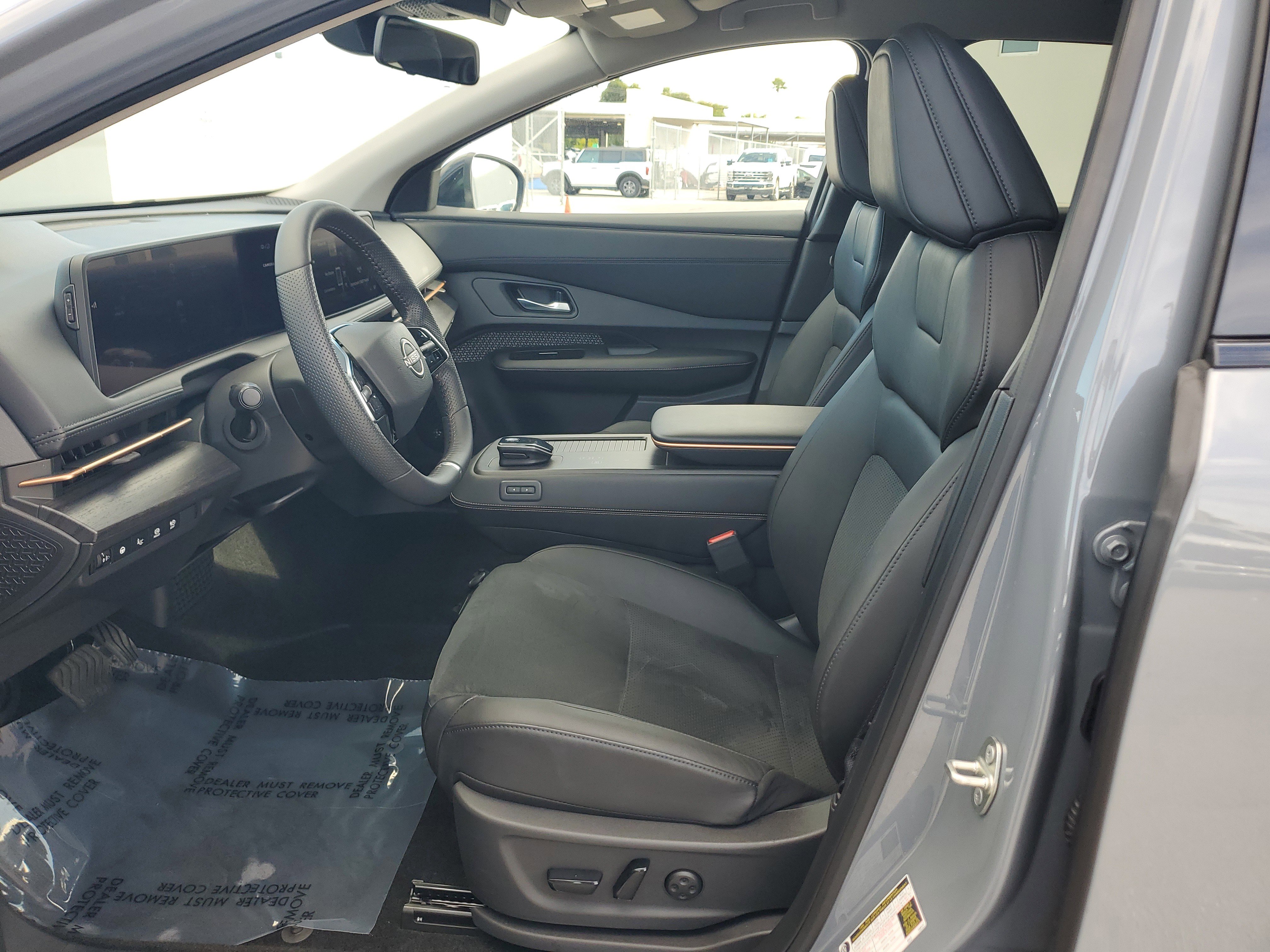 Certified 2025 Nissan Ariya FWD image 10