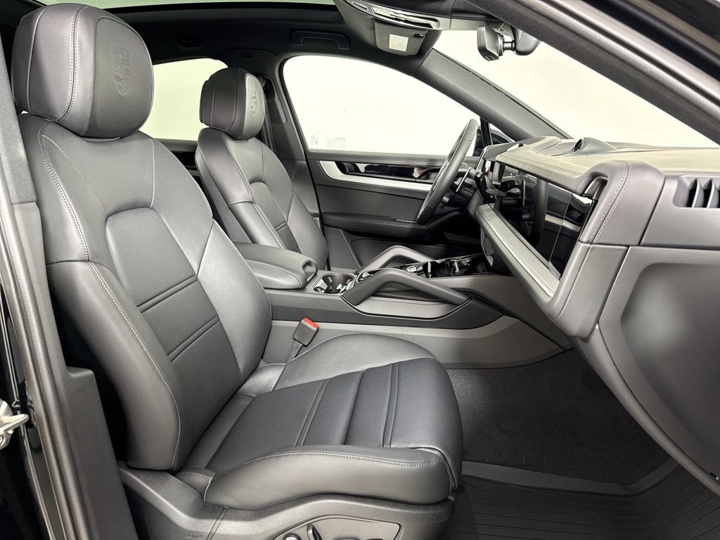 New 2026 Porsche Cayenne Coupe AWD/4WD image 23