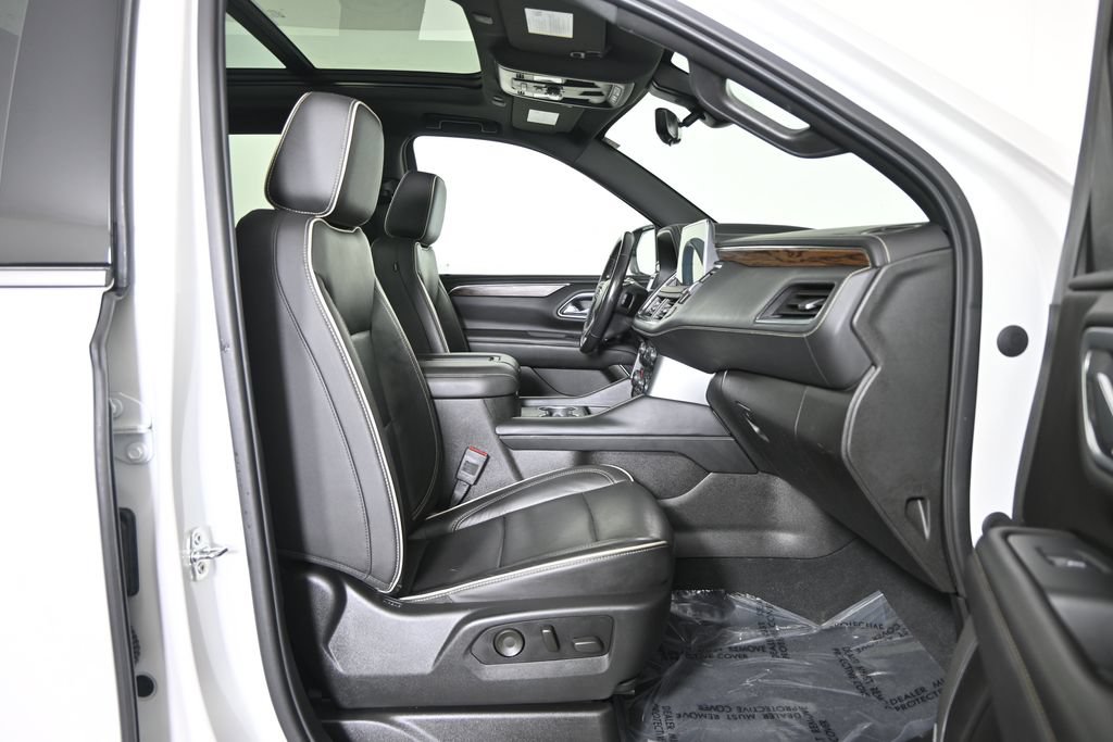 Used 2021 Chevrolet Suburban Premier w/ Premium Package AWD/4WD image 13