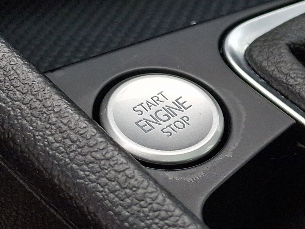 Used 2024 Volkswagen Jetta SE w/ Panoramic Sunroof Package image 25