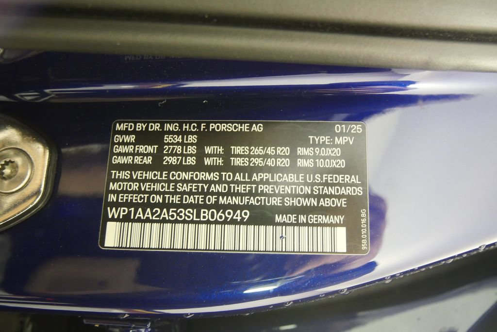 Used 2025 Porsche Macan image 31