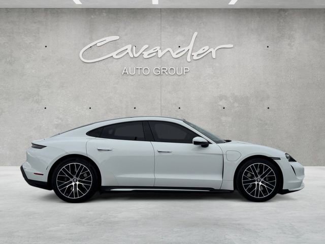 Used 2021 Porsche Taycan image 17