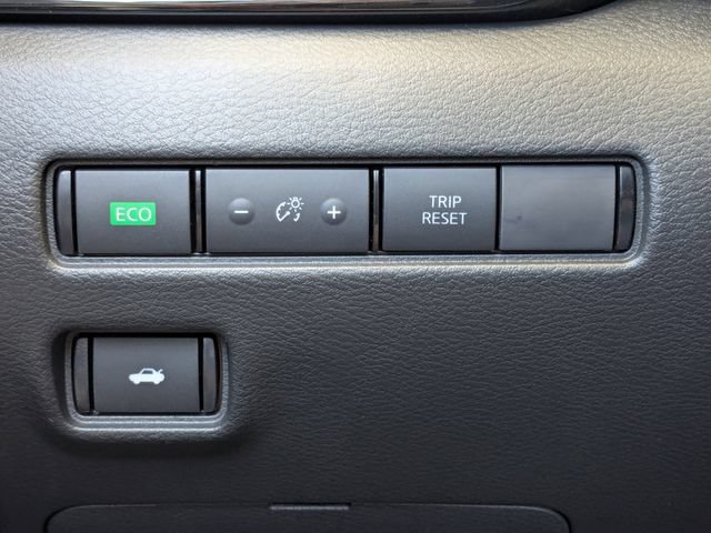 Used 2025 Nissan Sentra SR w/ Midnight Edition FWD image 29