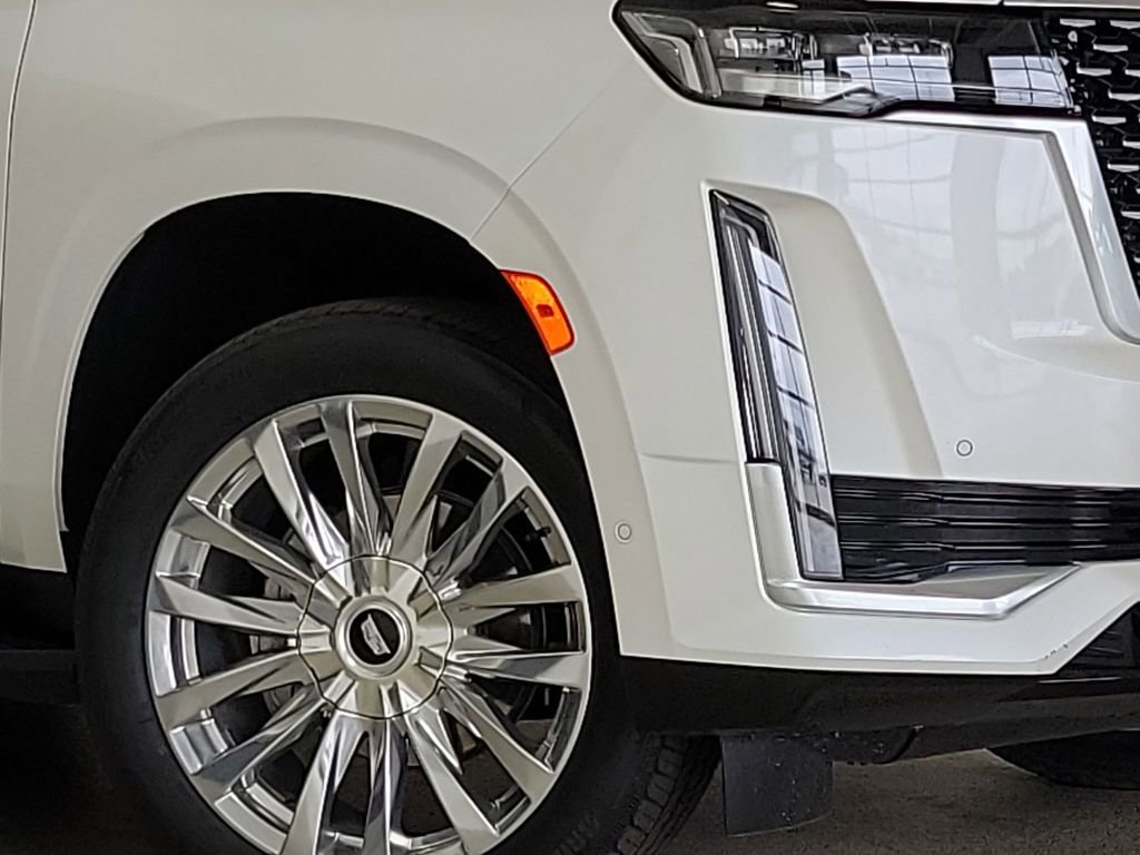 Used 2023 Cadillac Escalade Premium Luxury w/ LPO, Floor Liner Package AWD/4WD image 2