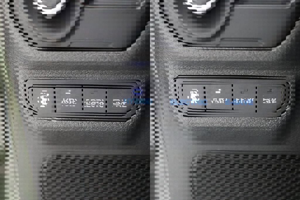 Used 2023 Jeep Wrangler Unlimited w/ Cold Weather Group image 27