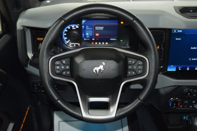 Used 2022 Ford Bronco Badlands image 32