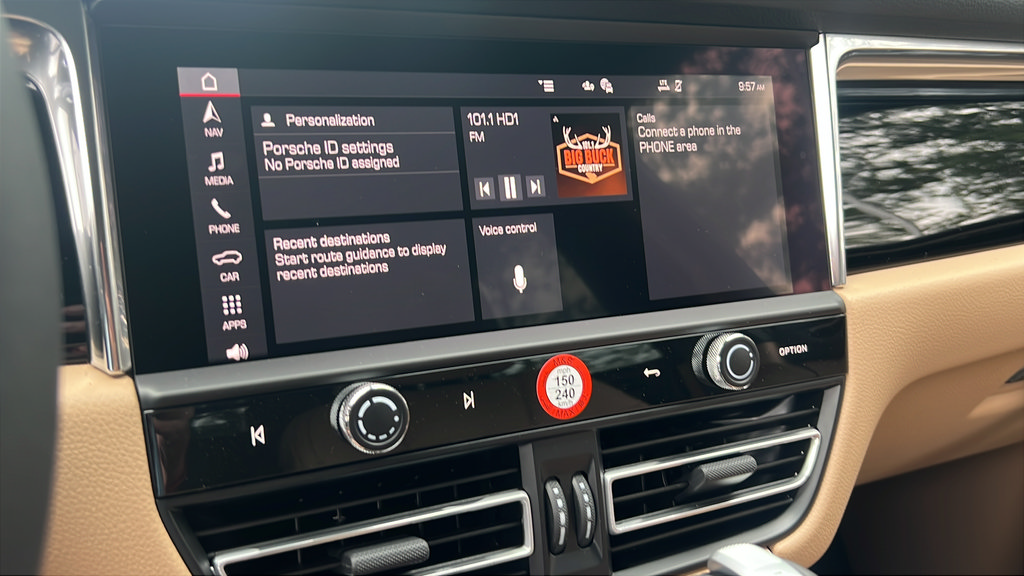 New 2026 Porsche Macan AWD/4WD image 27