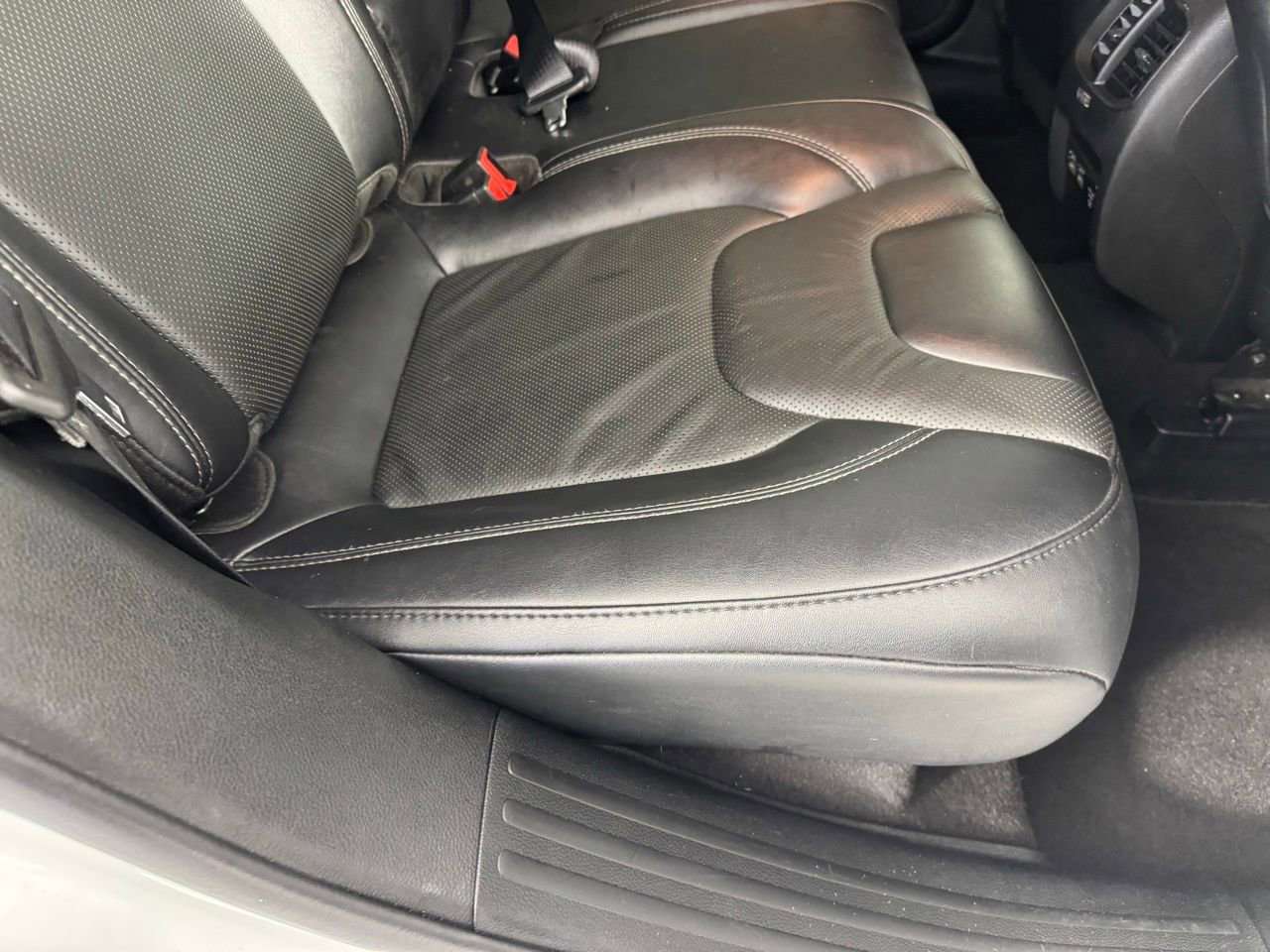 Used 2023 Jeep Cherokee Altitude Lux image 29