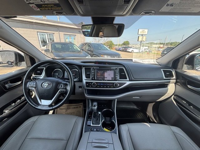 Used 2017 Toyota Highlander Limited image 20