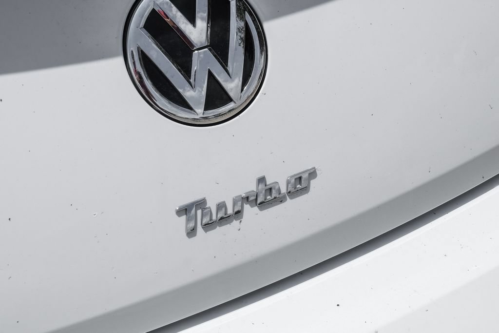 Used 2018 Volkswagen Beetle 2.0T S FWD image 41