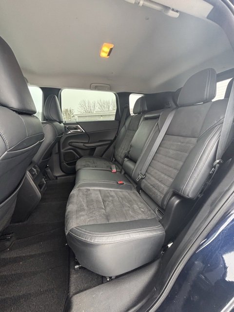 Used 2022 Mitsubishi Outlander SE image 12