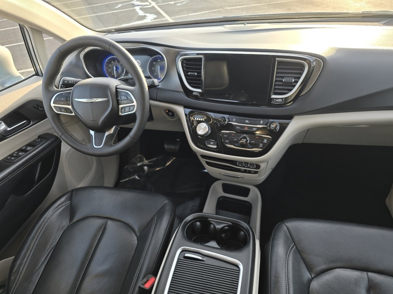 Used 2022 Chrysler Pacifica Touring-L image 21
