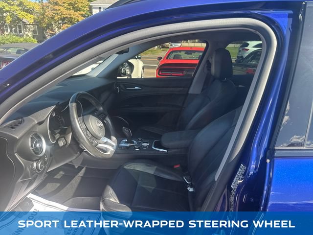 Used 2020 Alfa Romeo Stelvio Sport w/ Quick Order Package 22J Sport AWD/4WD image 9