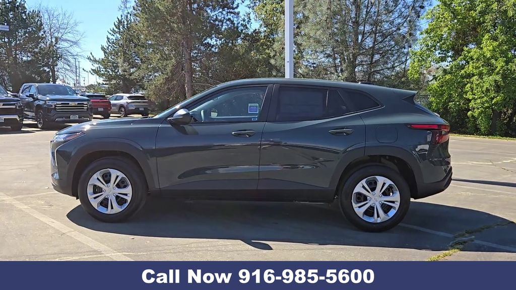 New 2026 Chevrolet Trax LS w/ Driver Confidence Package image 8