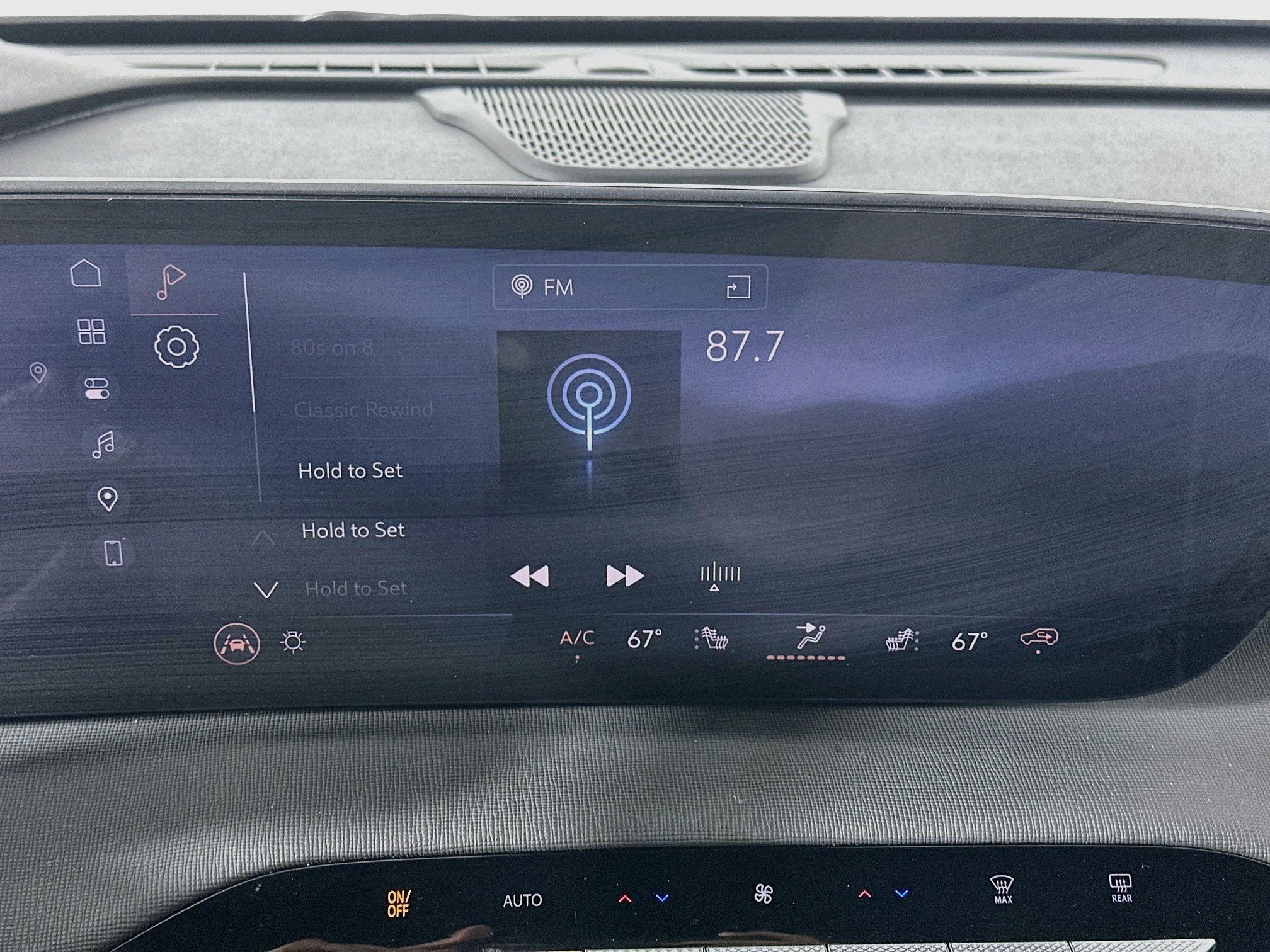 Used 2025 Buick Enclave Preferred FWD image 21