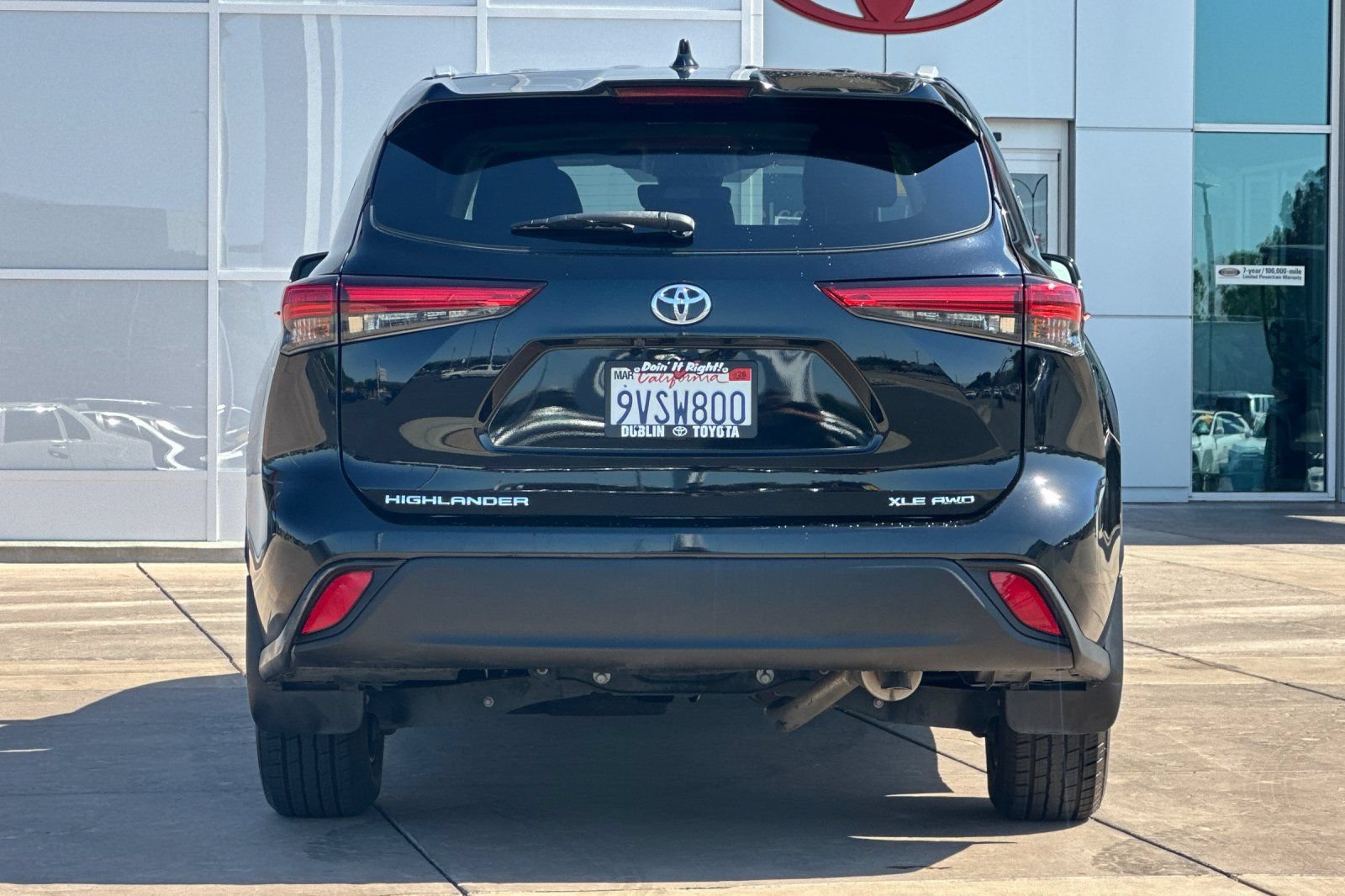Used 2022 Toyota Highlander XLE AWD/4WD image 5