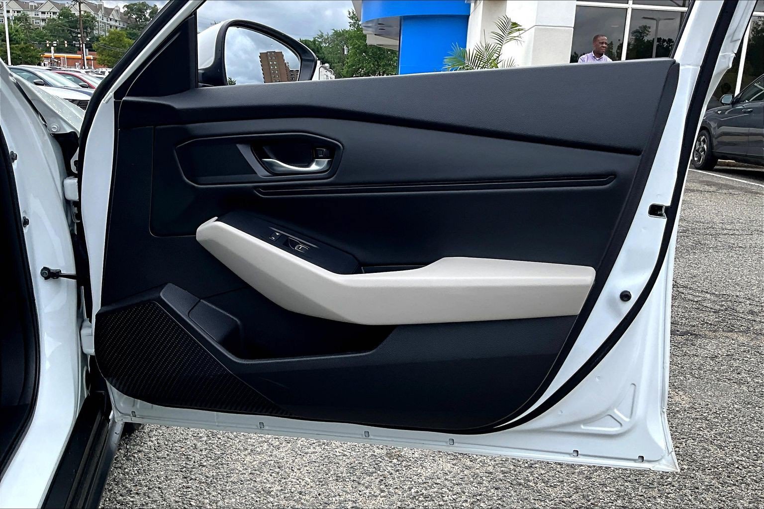 Used 2023 Honda Accord EX image 19