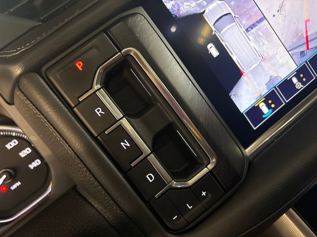 Used 2021 GMC Yukon Denali w/ Denali Premium Package image 25