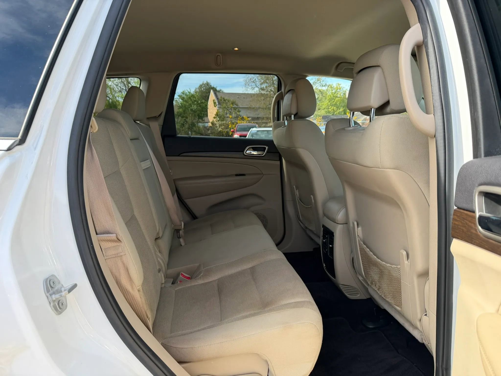 Used 2016 Jeep Grand Cherokee Laredo w/ Quick Order Package 23E RWD image 21