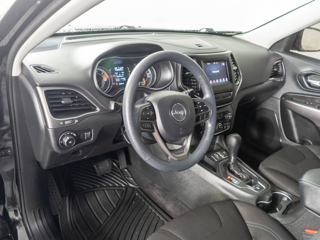 Used 2019 Jeep Cherokee Latitude w/ Popular Appearance Group image 13