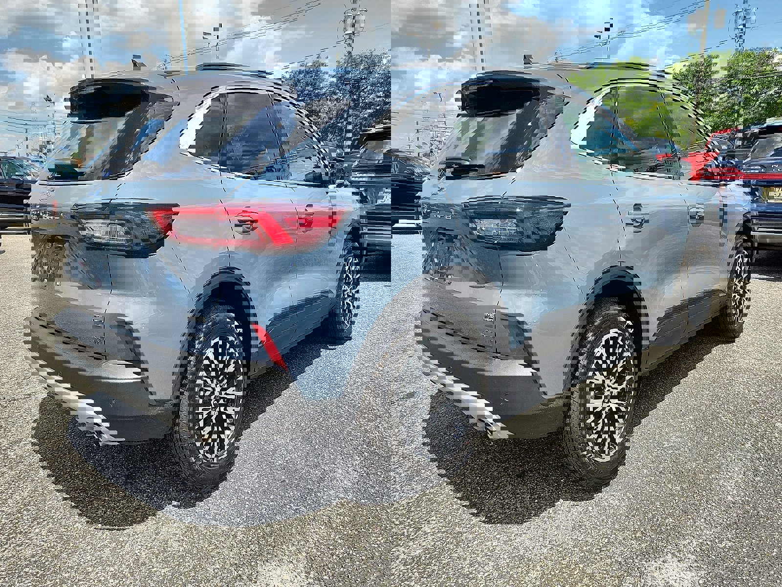 Certified 2025 Ford Escape SE image 6