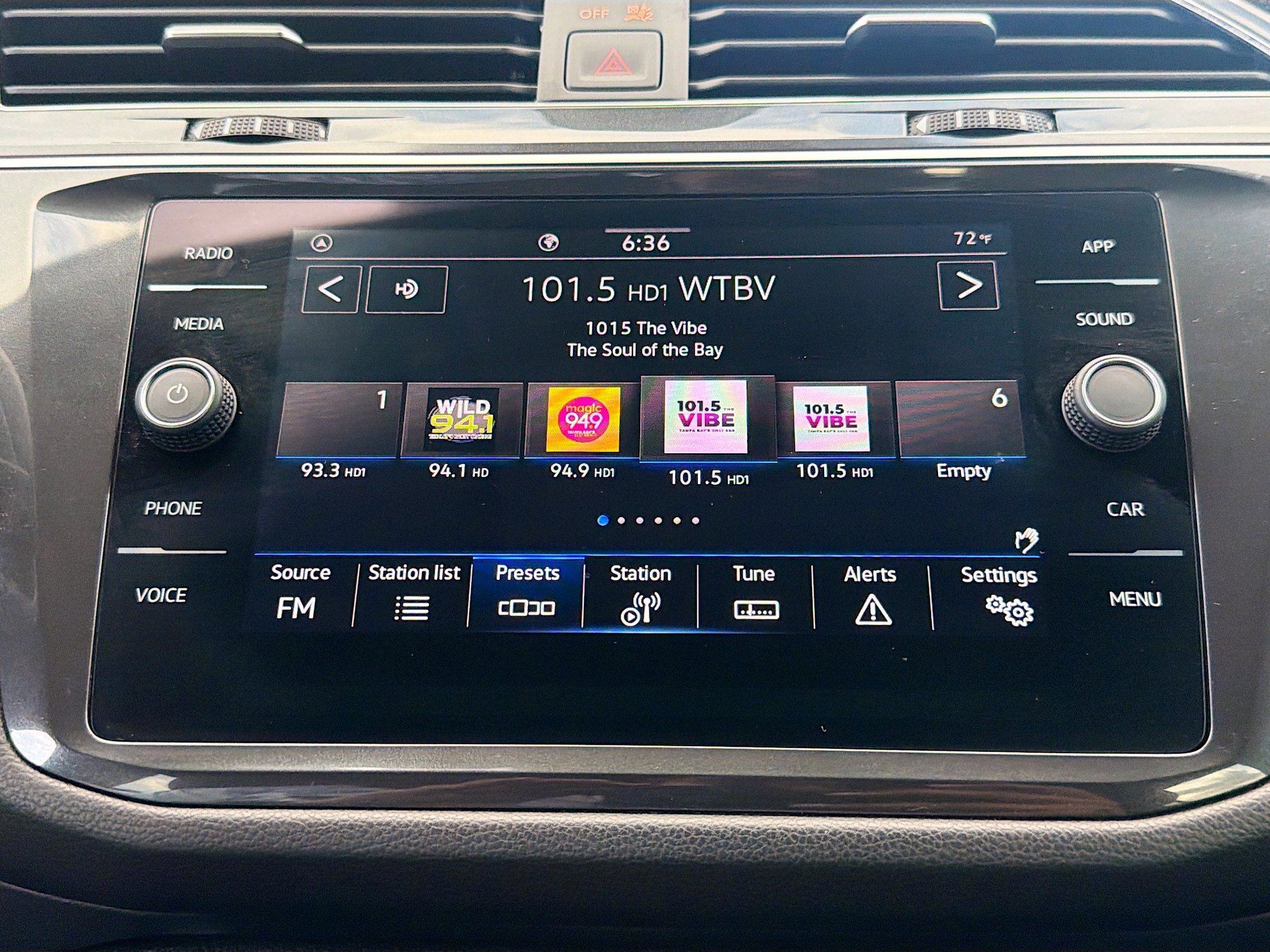 Used 2023 Volkswagen Tiguan SE image 28