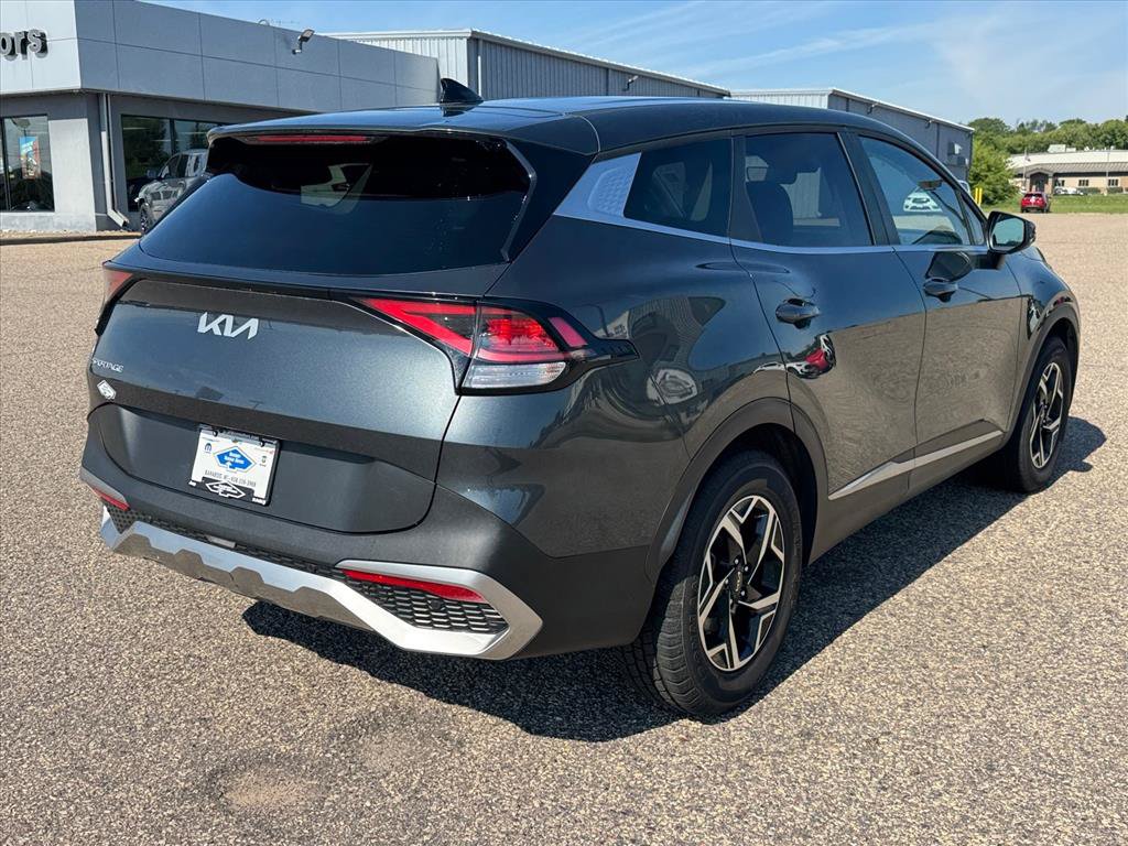 Used 2024 Kia Sportage LX FWD image 4