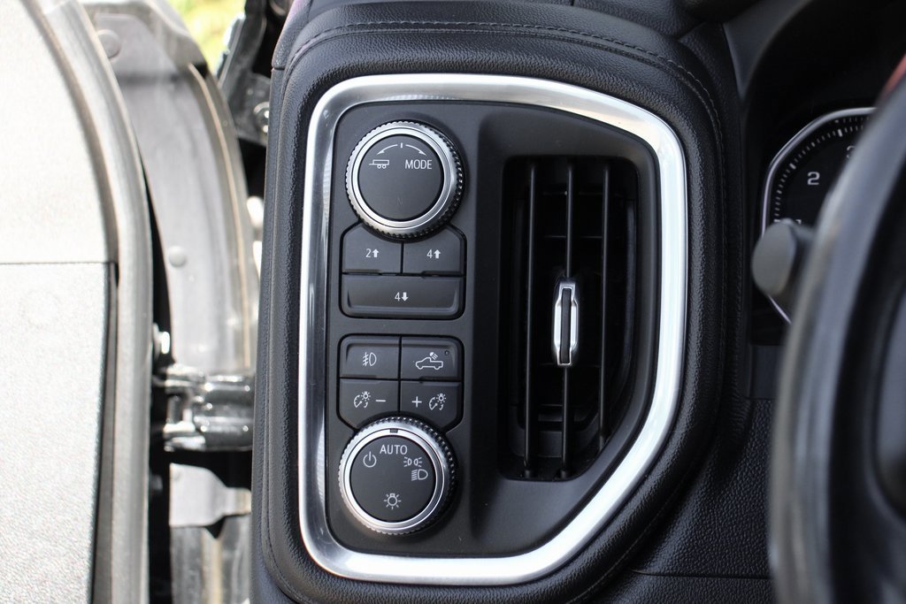 Used 2021 GMC Sierra 3500 SLE w/ SLE Value Package image 17