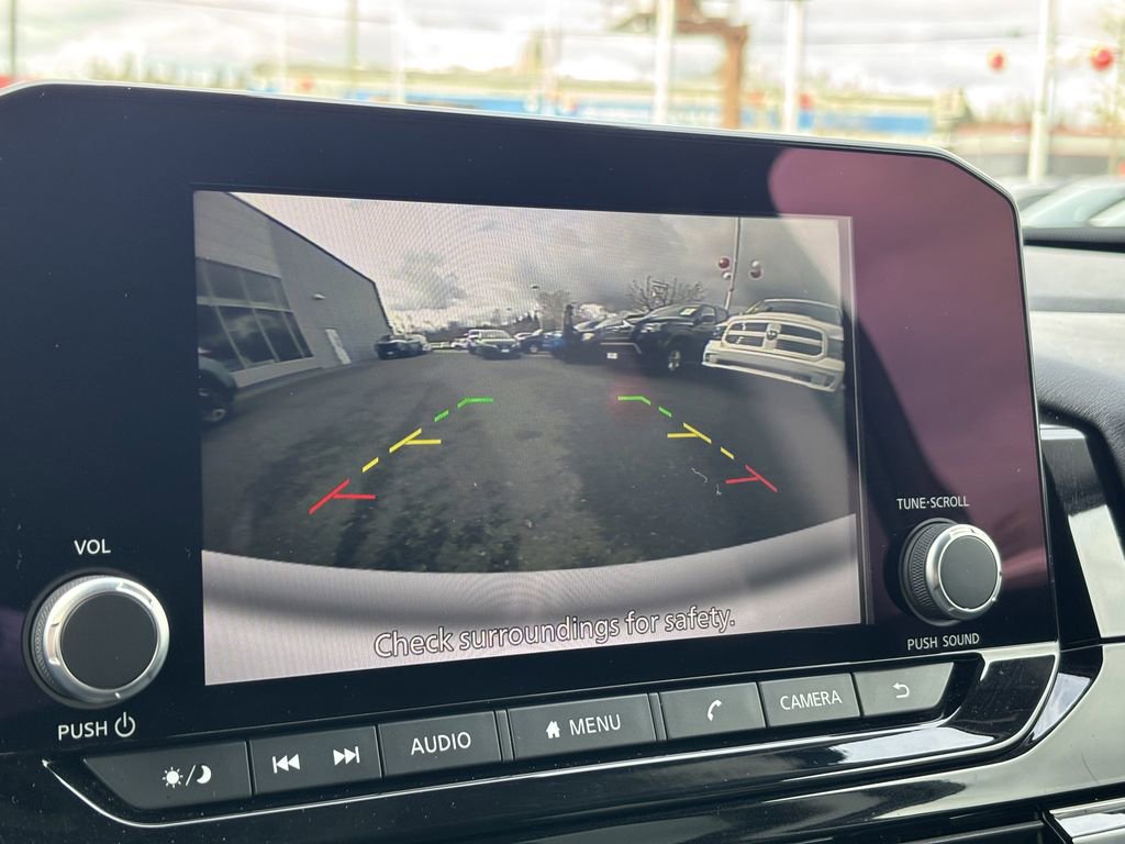 Used 2025 Nissan Pathfinder SV AWD/4WD image 33