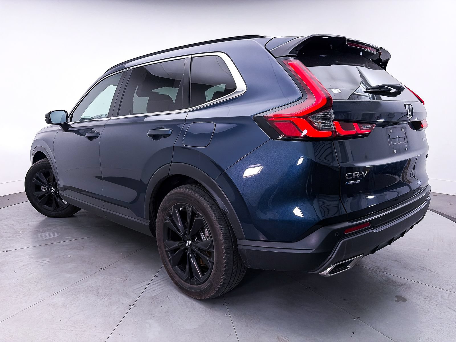Used 2024 Honda CR-V Sport Touring image 3