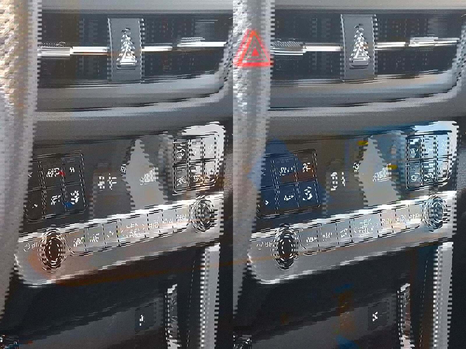 New 2026 Kia Seltos SX image 14