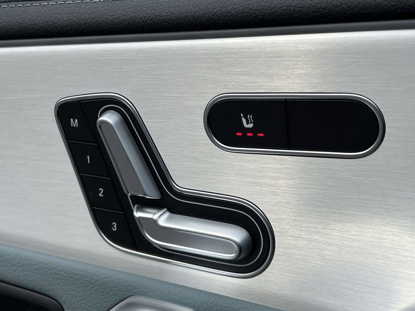 New 2025 Mercedes-Benz CLA 35 AMG 4MATIC image 35