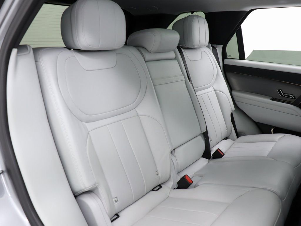 Used 2023 Land Rover Range Rover Sport SE image 37