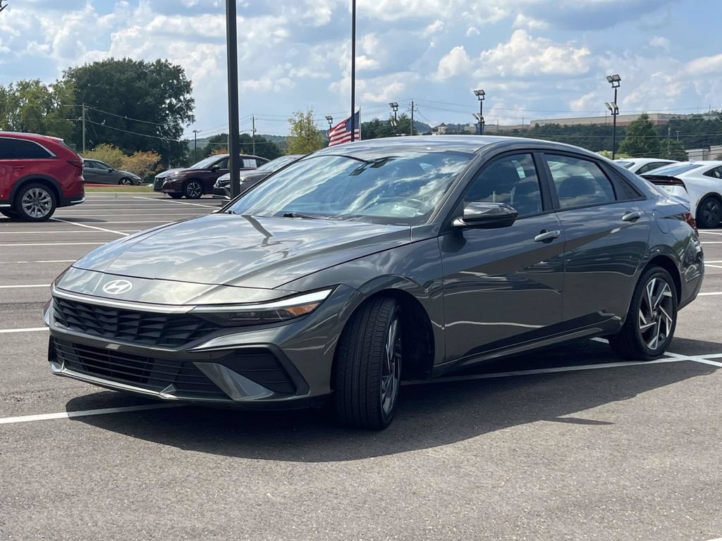 Certified 2025 Hyundai Elantra Sport w/ Cargo Package FWD image 7
