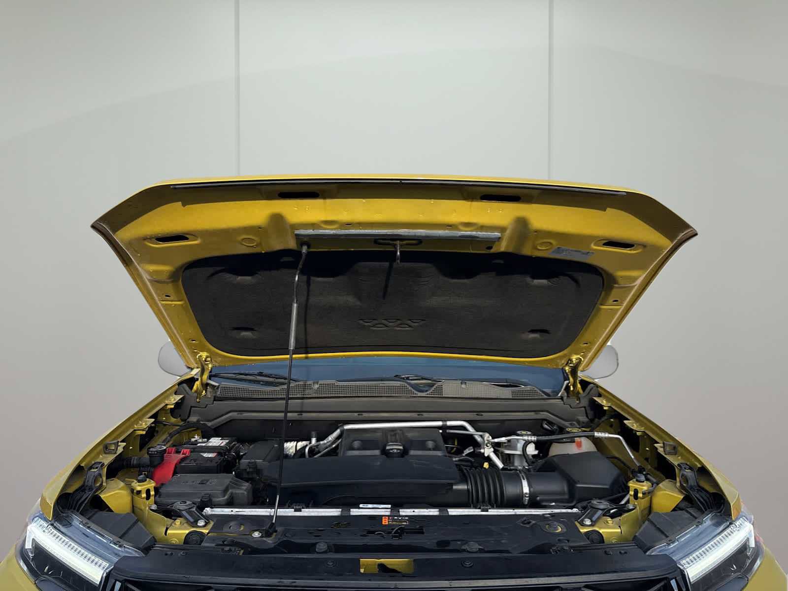 Used 2023 GMC Canyon AT4 w/ AT4 Premium Package image 17