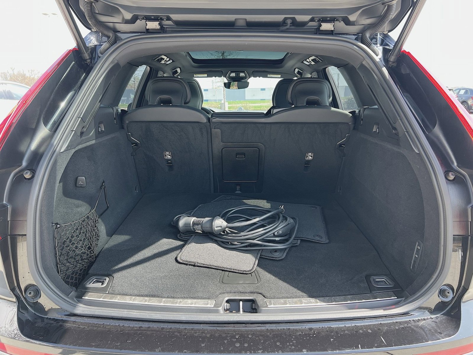 Certified 2024 Volvo XC60 T8 Ultimate w/ Climate Package image 26