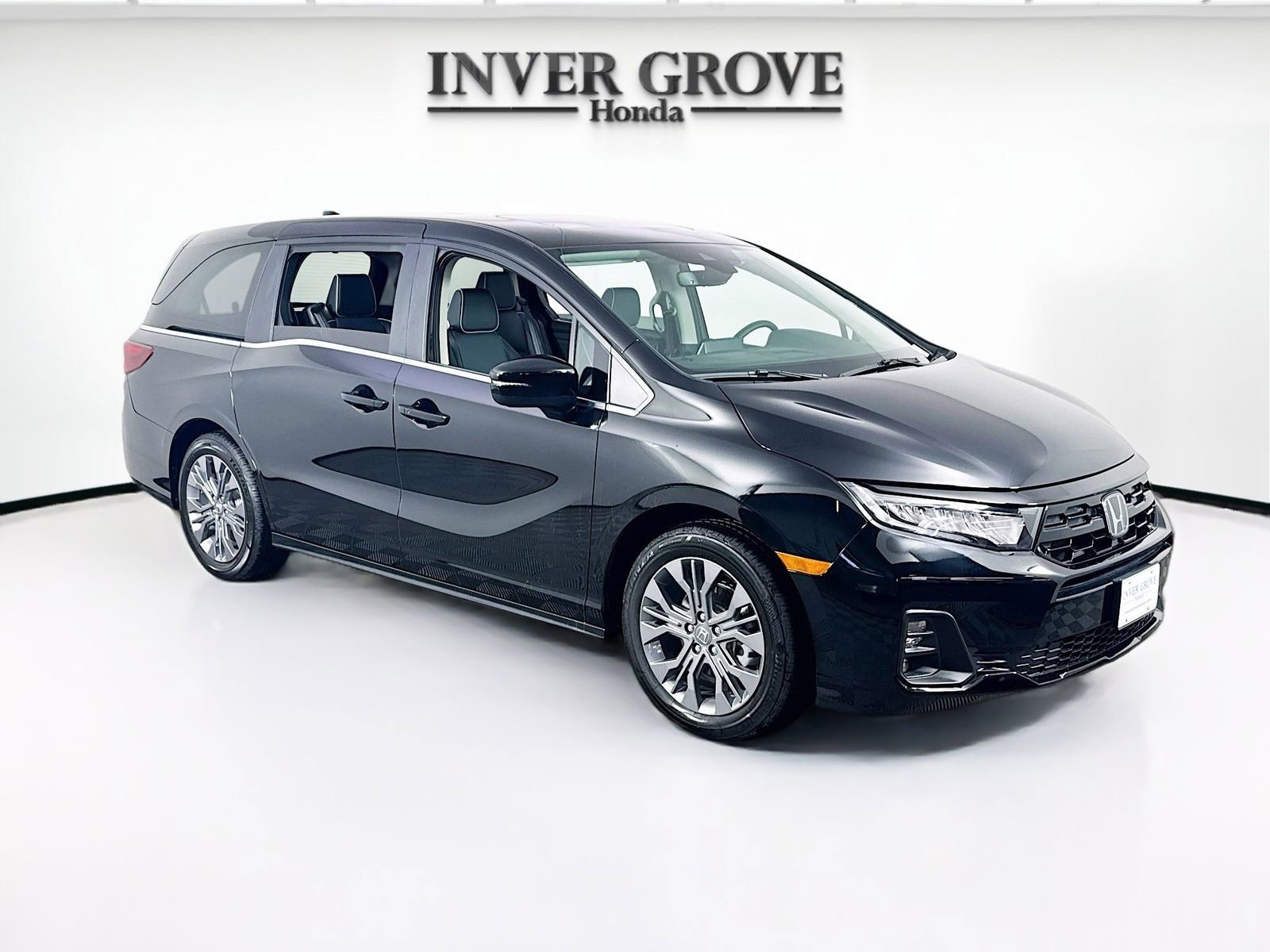 Certified 2026 Honda Odyssey Touring image 3