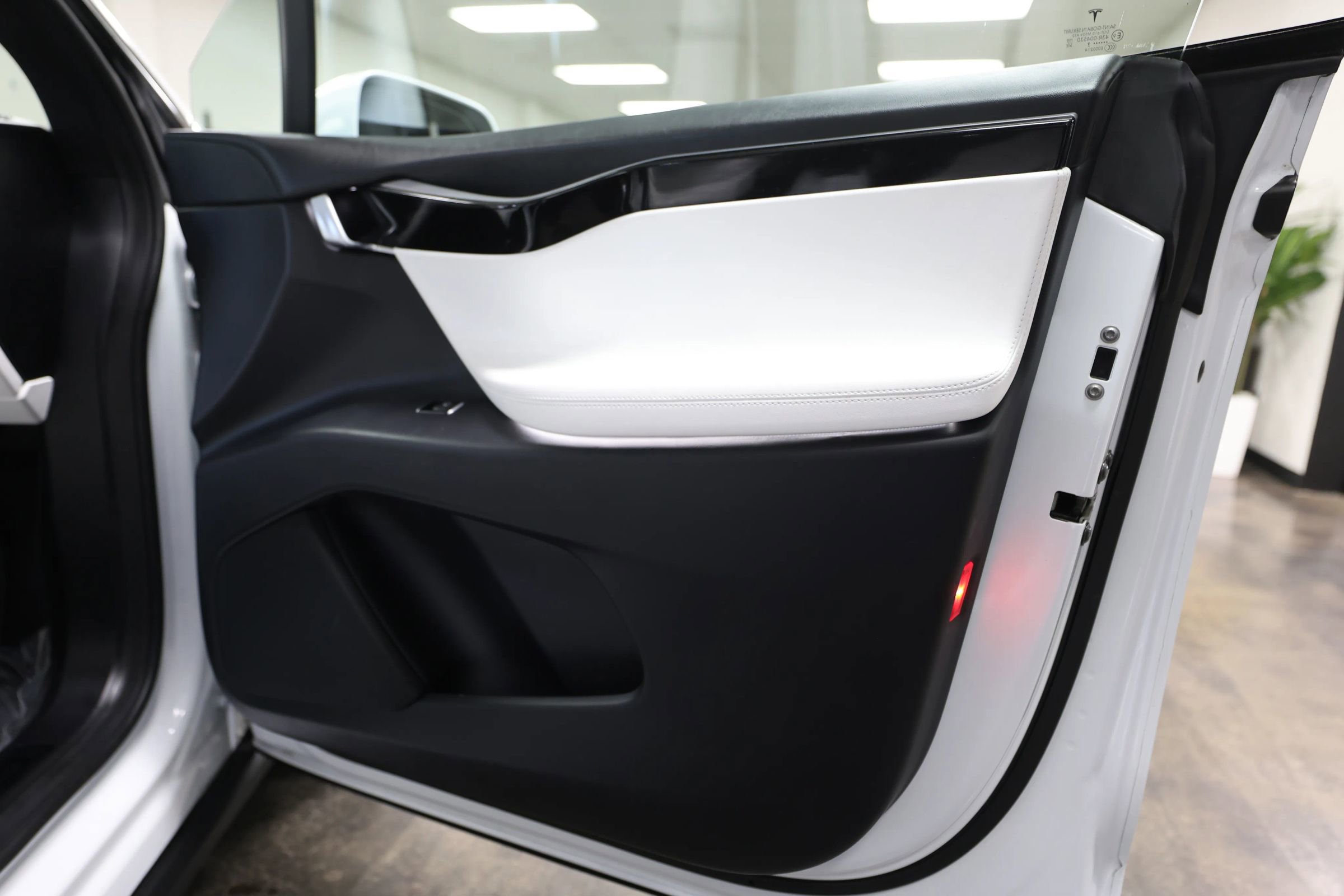 Used 2019 Tesla Model X Long Range AWD/4WD image 38