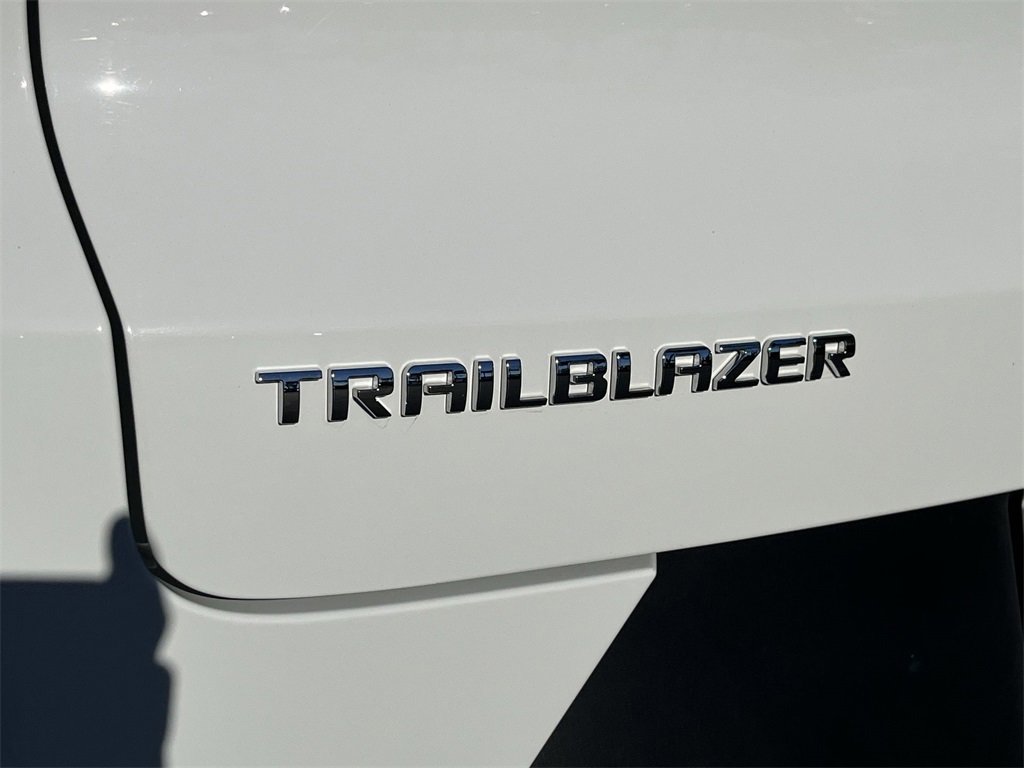 Used 2023 Chevrolet TrailBlazer LT image 30