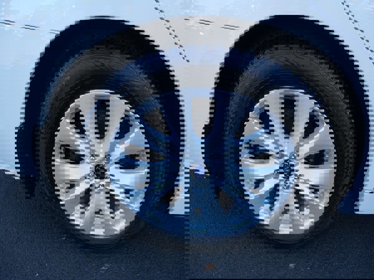 Used 2017 Subaru Legacy 2.5i Premium w/ Moonroof Package image 34