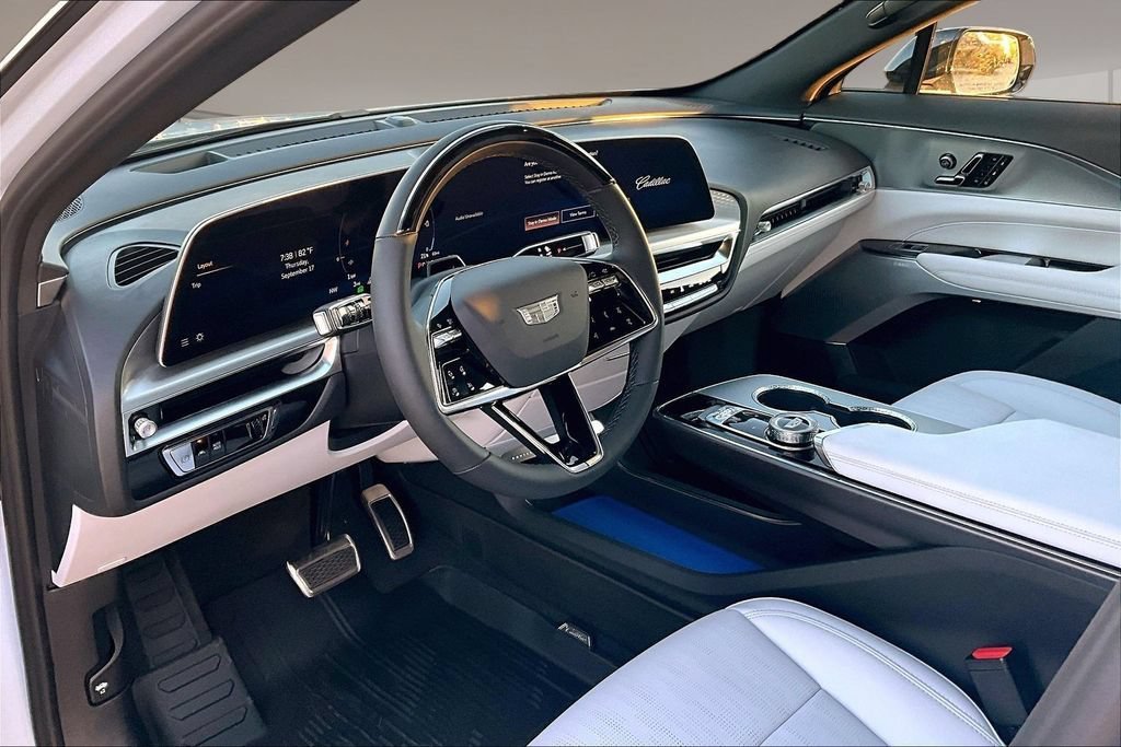 New 2027 Cadillac Lyriq Premium Sport w/ LPO, Floor Liner Package AWD/4WD image 6