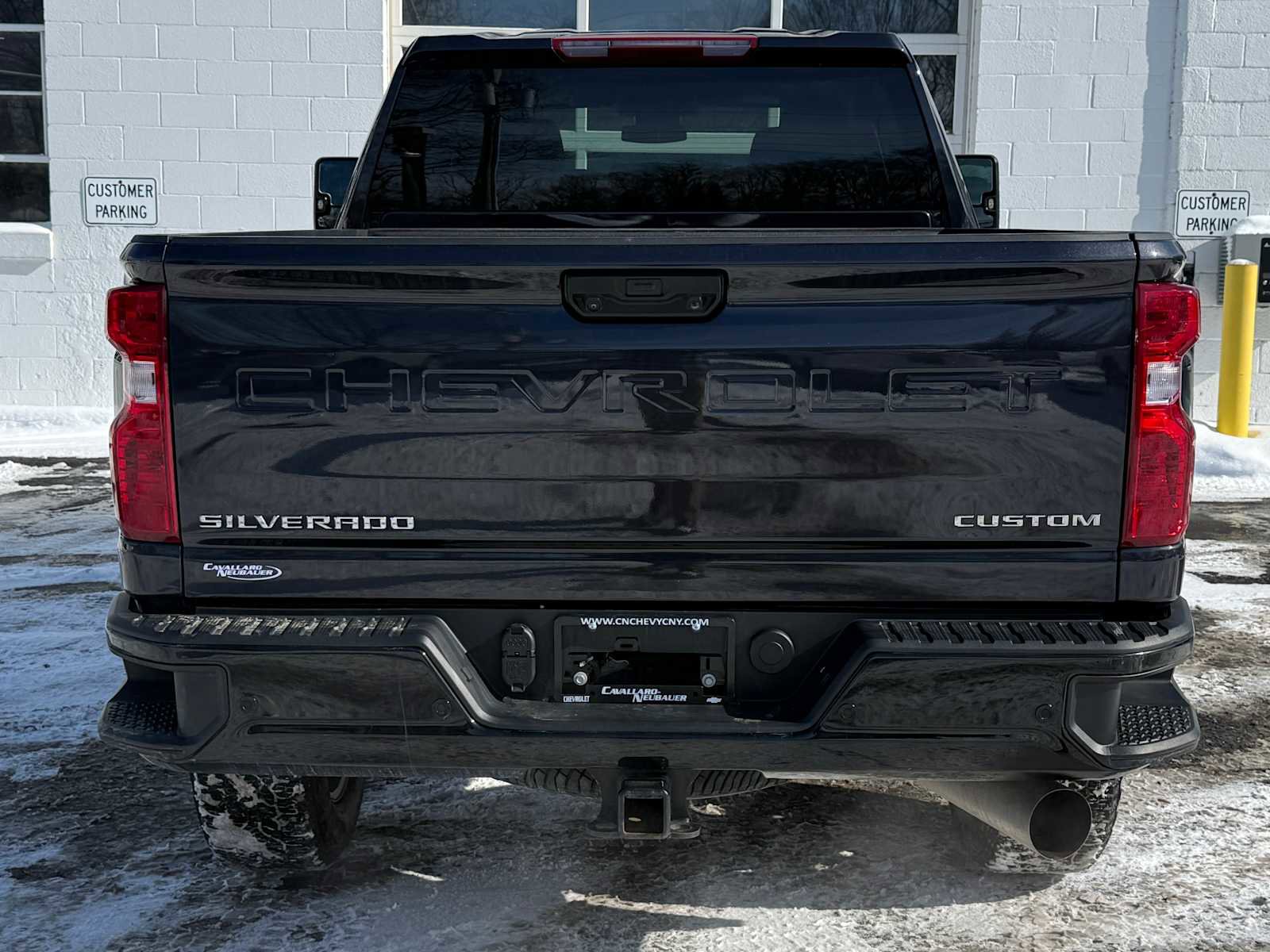 Used 2024 Chevrolet Silverado 2500 Custom w/ Custom Value Package image 6