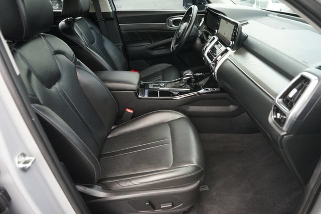 Used 2023 Kia Sorento SX FWD image 21
